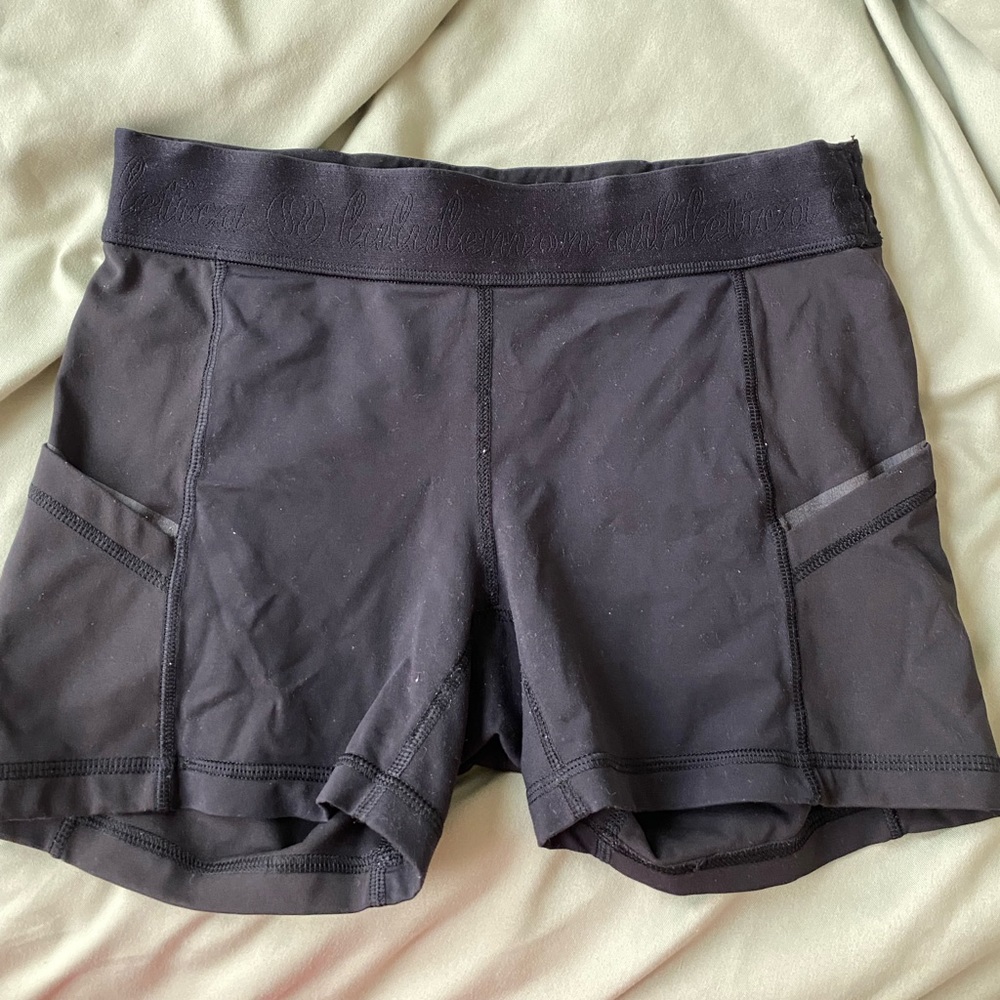 Lululemon shorts with pockets